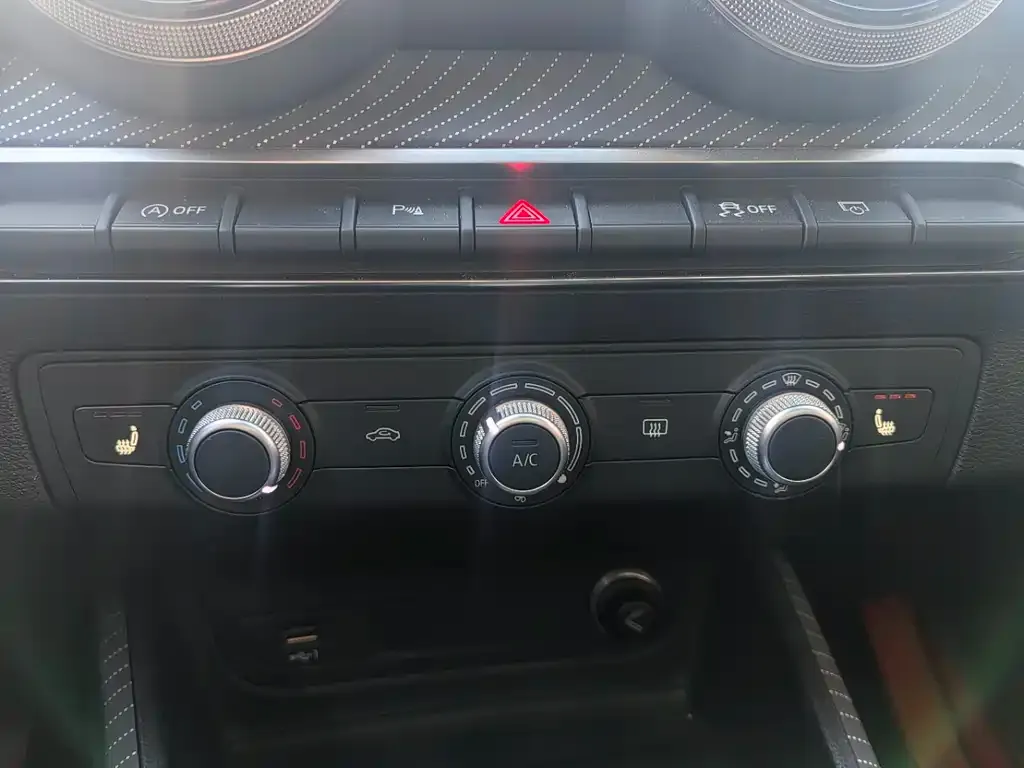 Audi Q2L 2022 из CN, фото 10