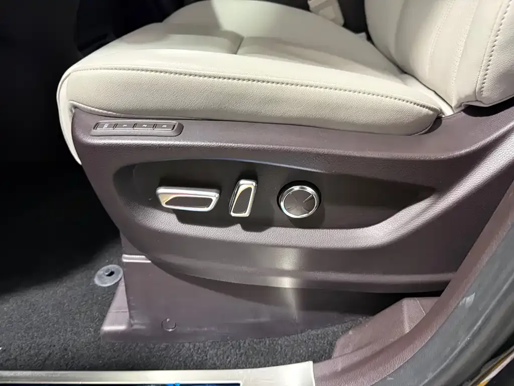 GAC Motor Trumpchi M8 — фото 3