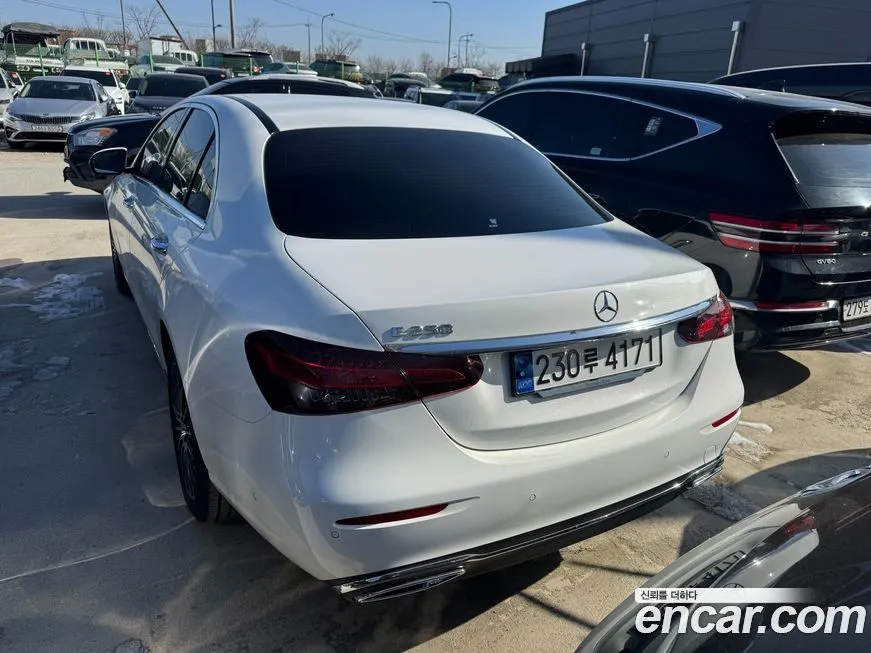 Mercedes-Benz E-Class 2023 из KR, фото 2