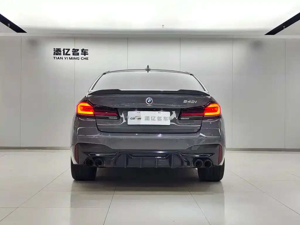 BMW 5 Series (Import) 2022 из CN, фото 2