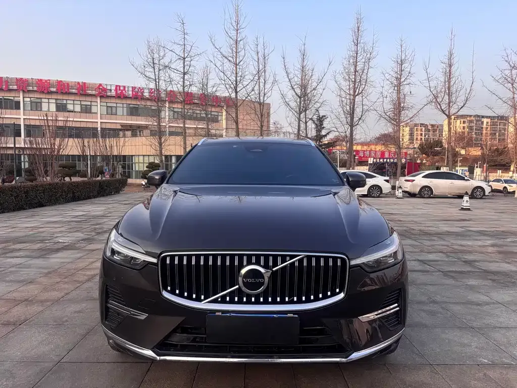Volvo XC60 2022 из CN, фото 1