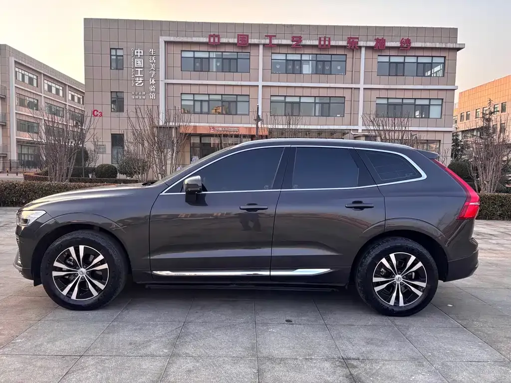 Volvo XC60 2022 из CN, фото 4