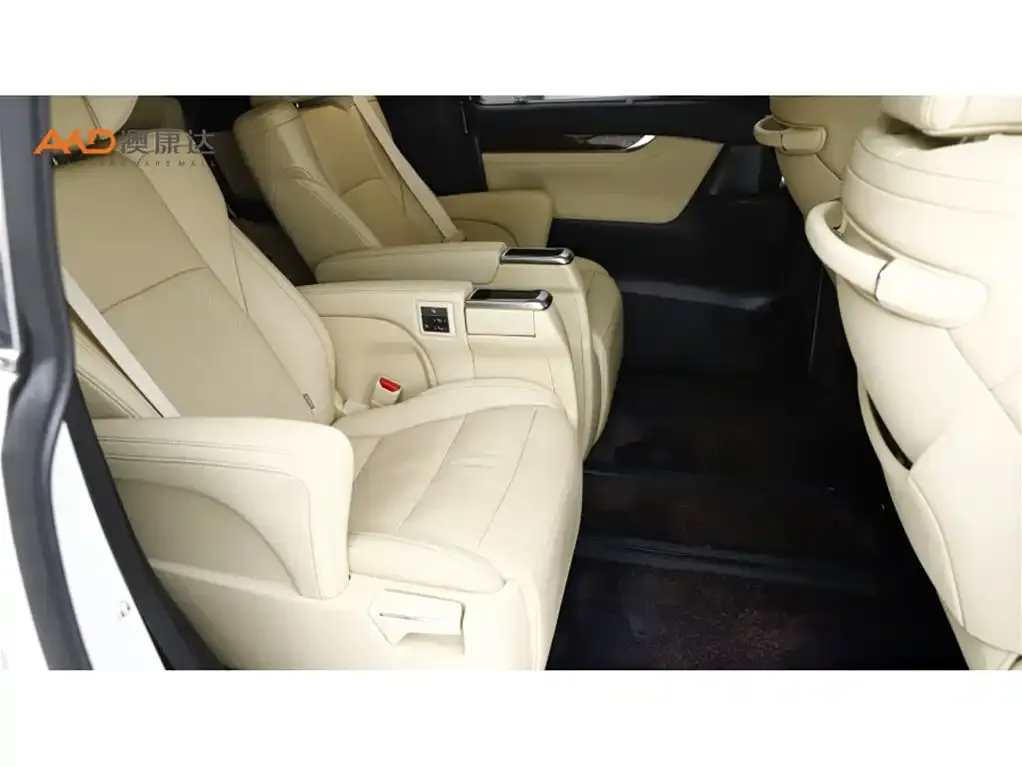 Toyota Alphard 2023 из CN, фото 2