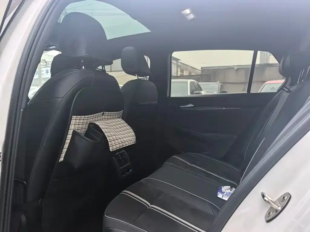 Volkswagen Golf 2021 из CN, фото 5