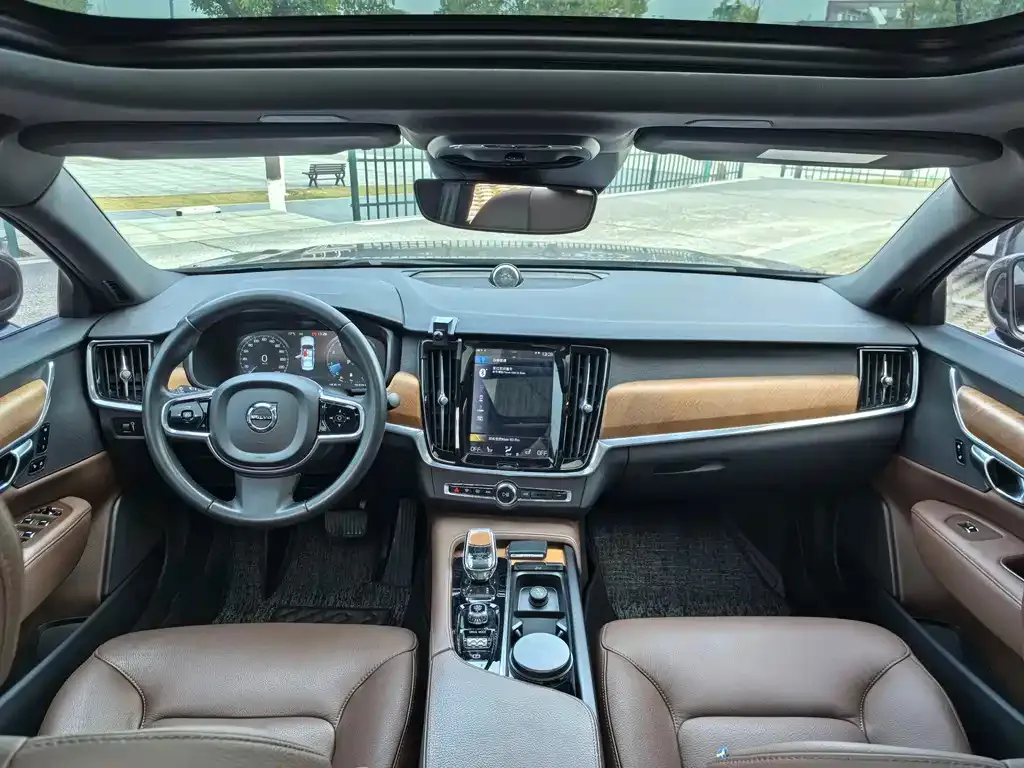 Volvo S90 2021 из CN, фото 2