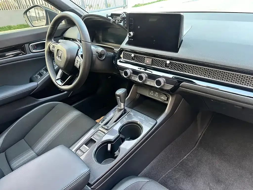 Honda Civic 2024 из CN, фото 3