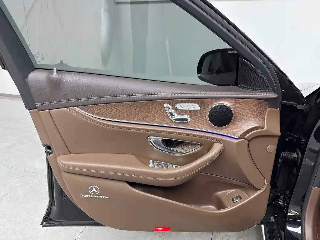 Mercedes-Benz E-Class 2022 из CN, фото 3