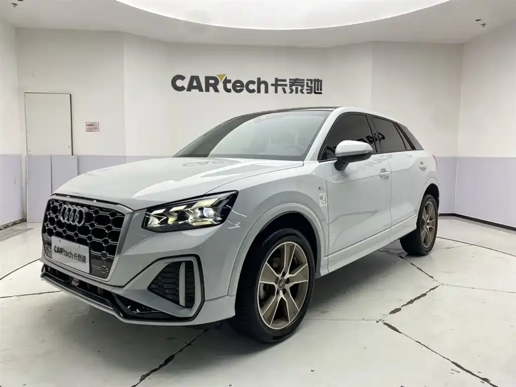 Audi Q2L 2023 из CN, фото 1