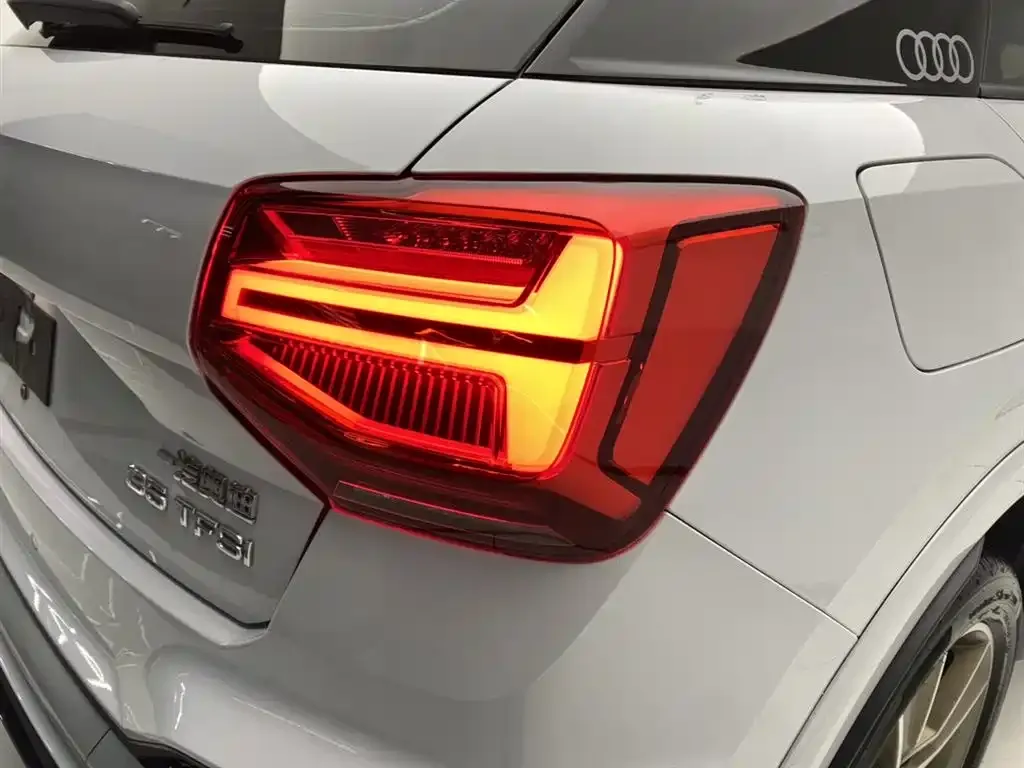 Audi Q2L 2023 из CN, фото 3