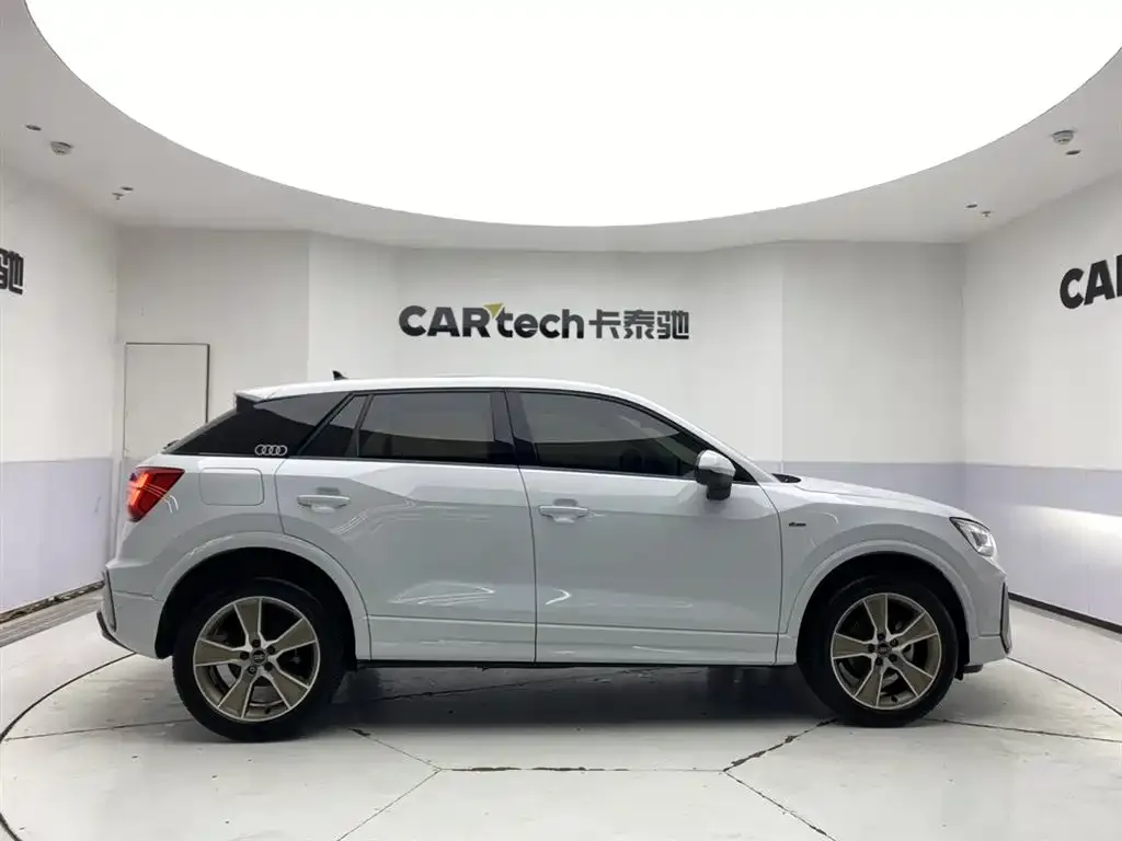 Audi Q2L 2023 из CN, фото 7