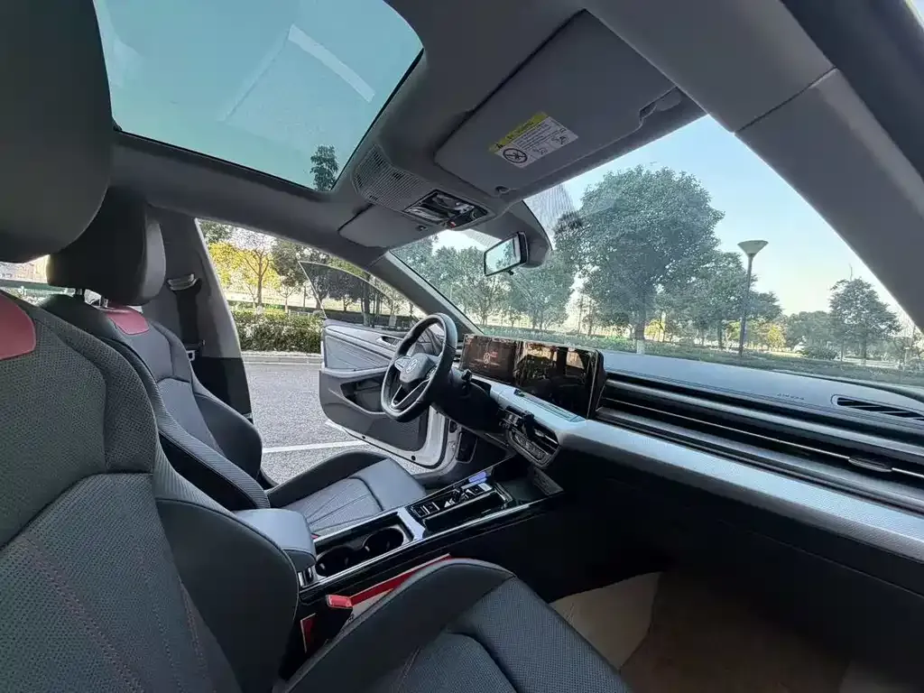 Volkswagen Lamando 2023 из CN, фото 2