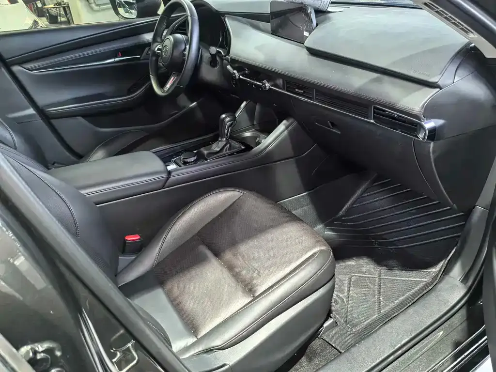 Mazda 3 Axela 2023 из CN, фото 7