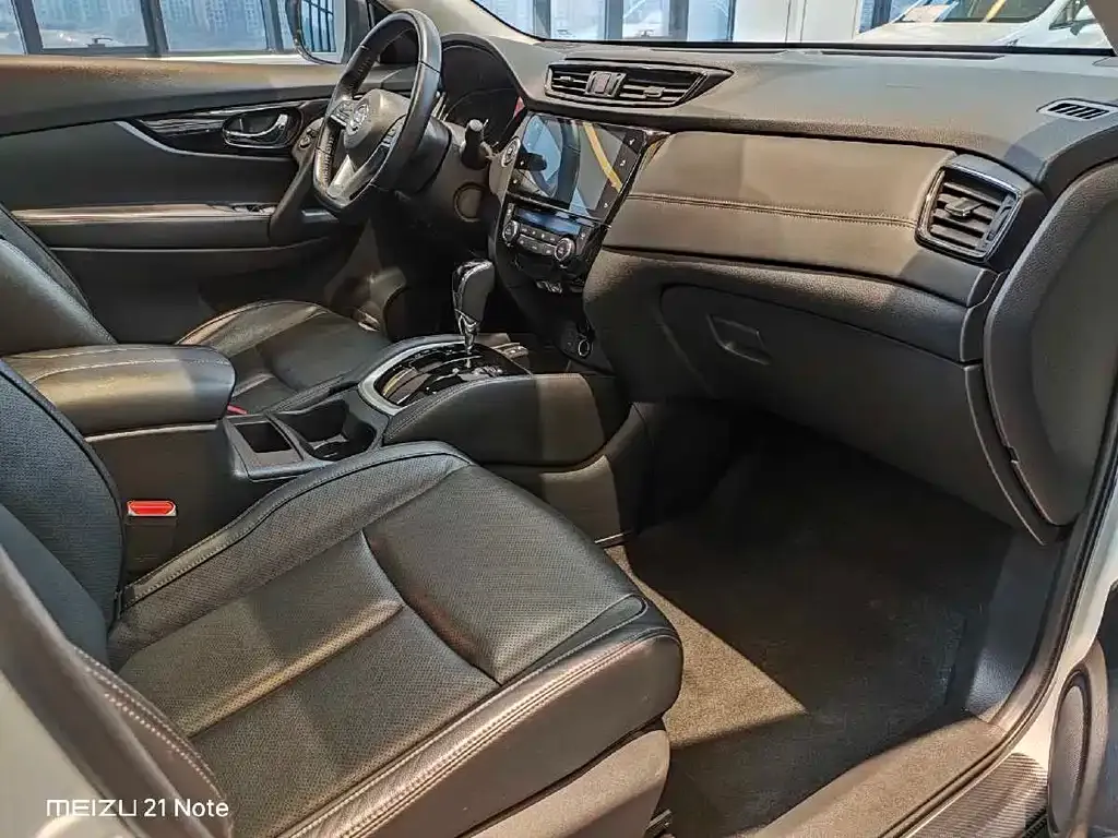 Nissan X-Trail — фото 10