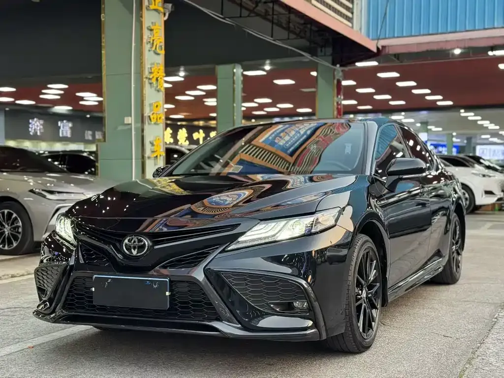 Toyota Camry 2023 из CN, фото 1