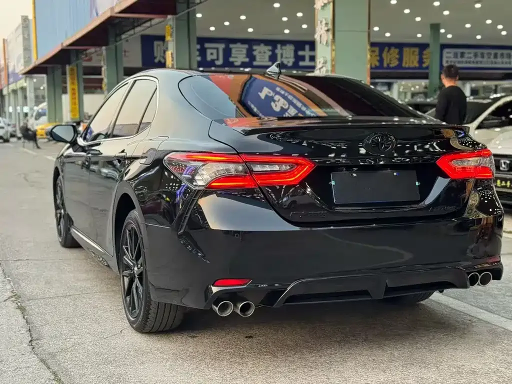 Toyota Camry 2023 из CN, фото 7