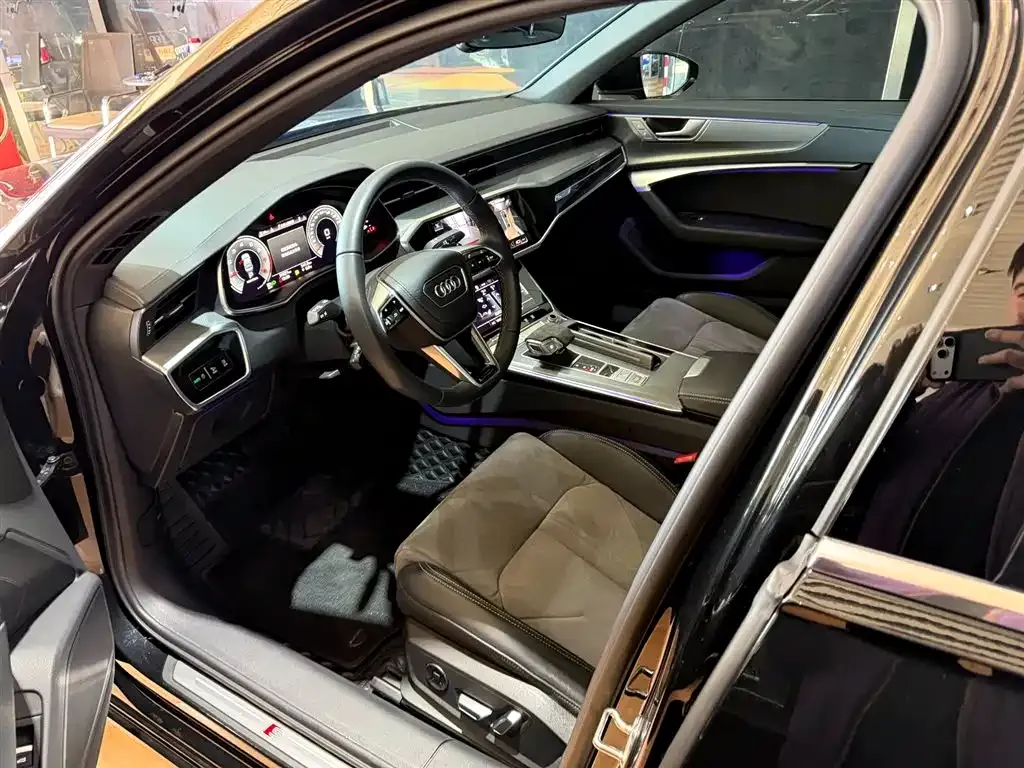 Audi A6L 2023 из CN, фото 4