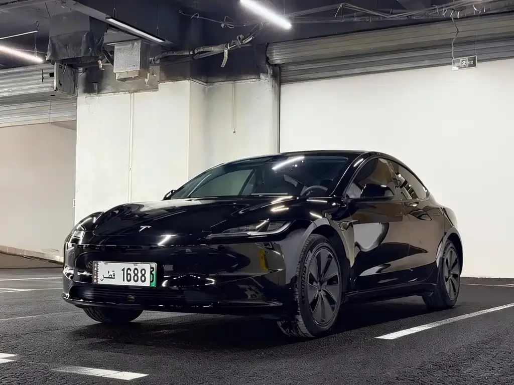 Tesla Model 3 — фото 1