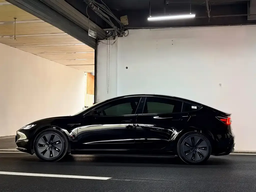 Tesla Model 3 — фото 6