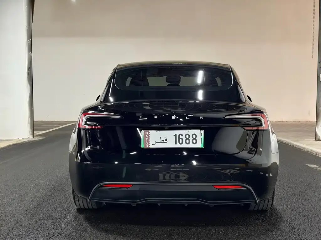 Tesla Model 3 — фото 9