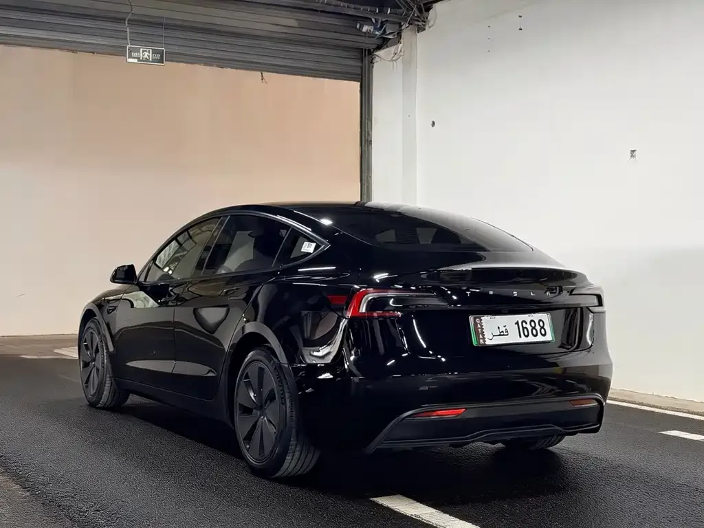 Tesla Model 3 — фото 8