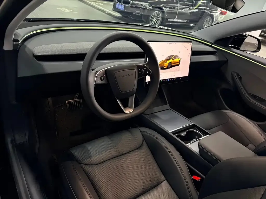 Tesla Model 3 — фото 2