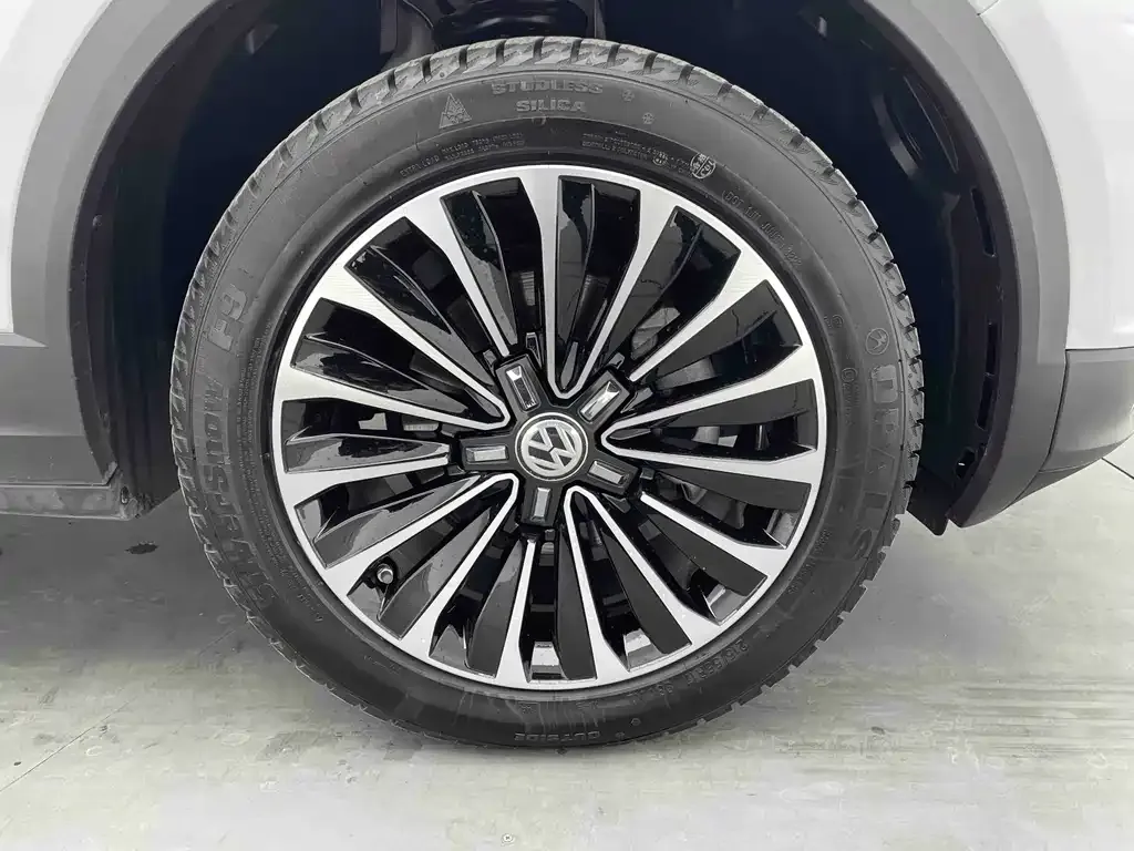 Volkswagen T-Roc 2023 из CN, фото 8
