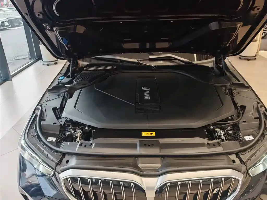BMW i5 — фото 10