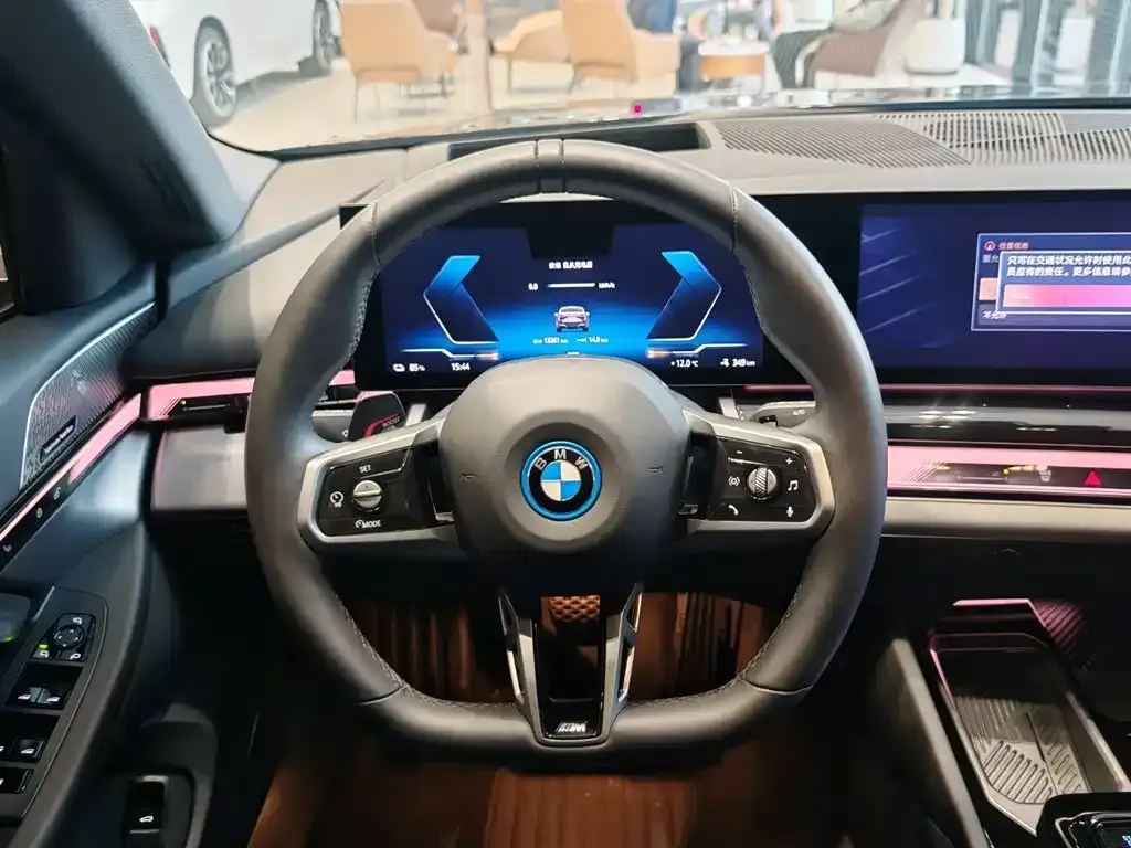 BMW i5 — фото 6