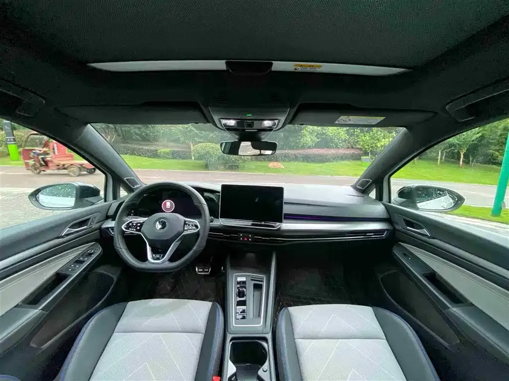 Volkswagen Golf 2025 из CN, фото 3