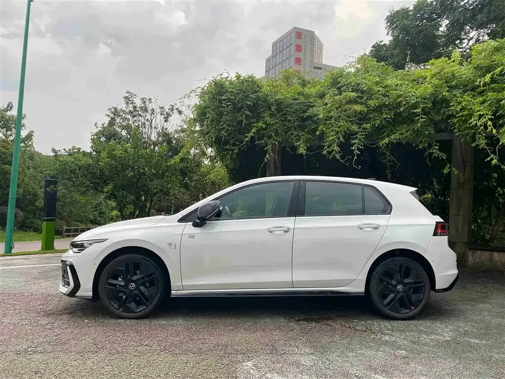 Volkswagen Golf 2025 из CN, фото 7