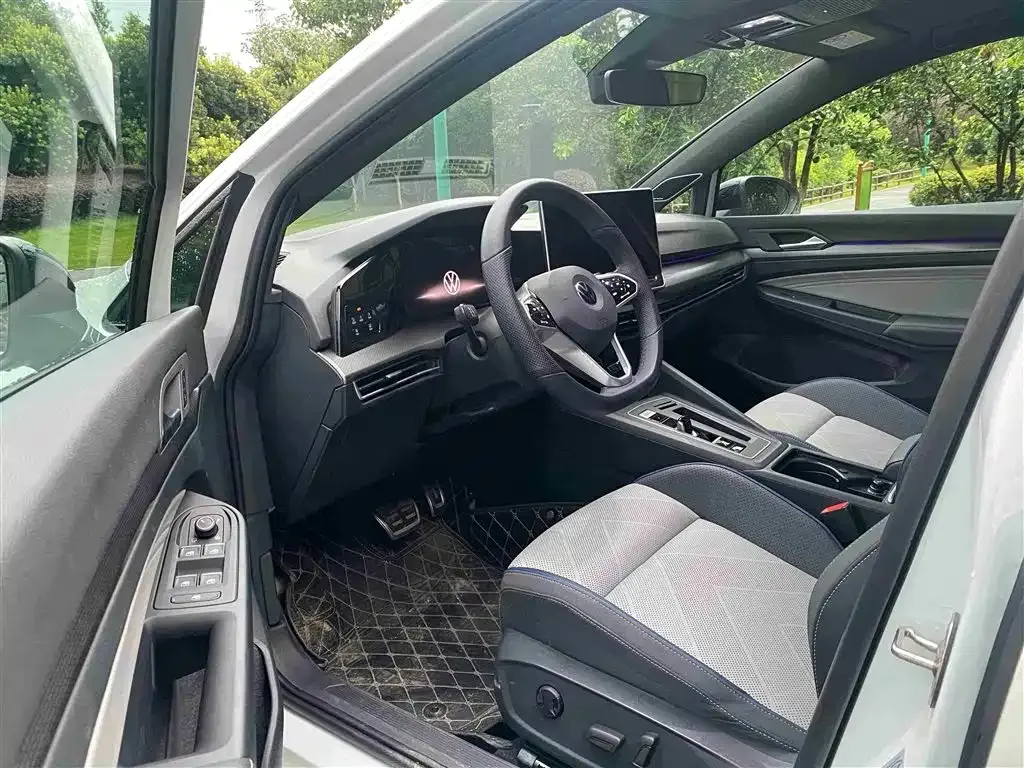 Volkswagen Golf 2025 из CN, фото 6