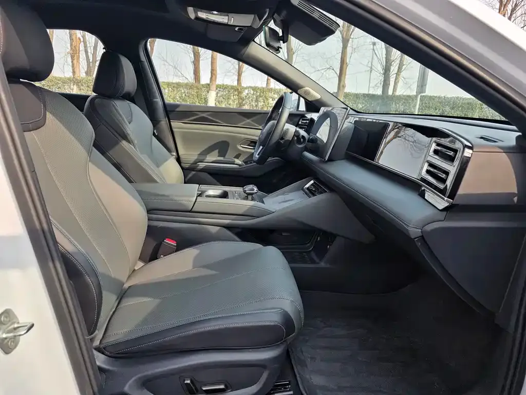 BYD Qin L 2025 из CN, фото 2