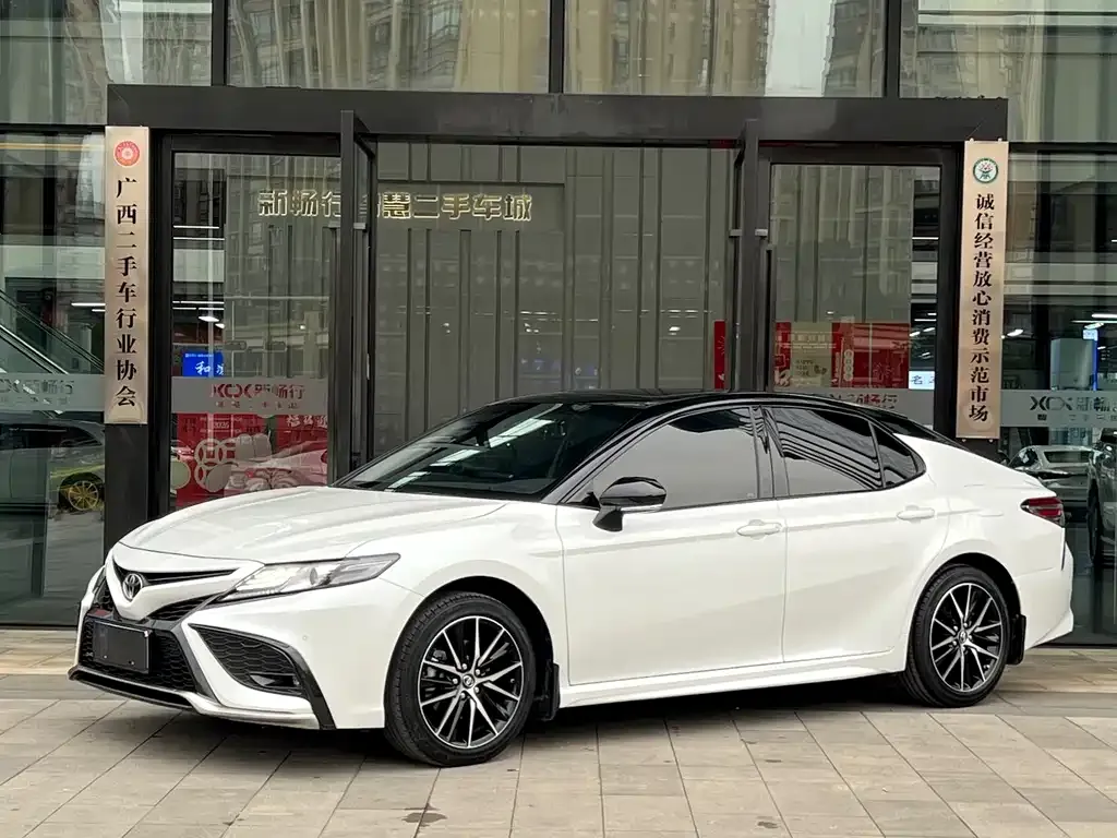 Toyota Camry 2022 из CN, фото 1