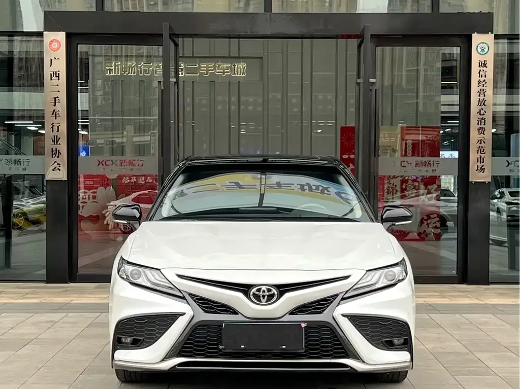 Toyota Camry 2022 из CN, фото 8