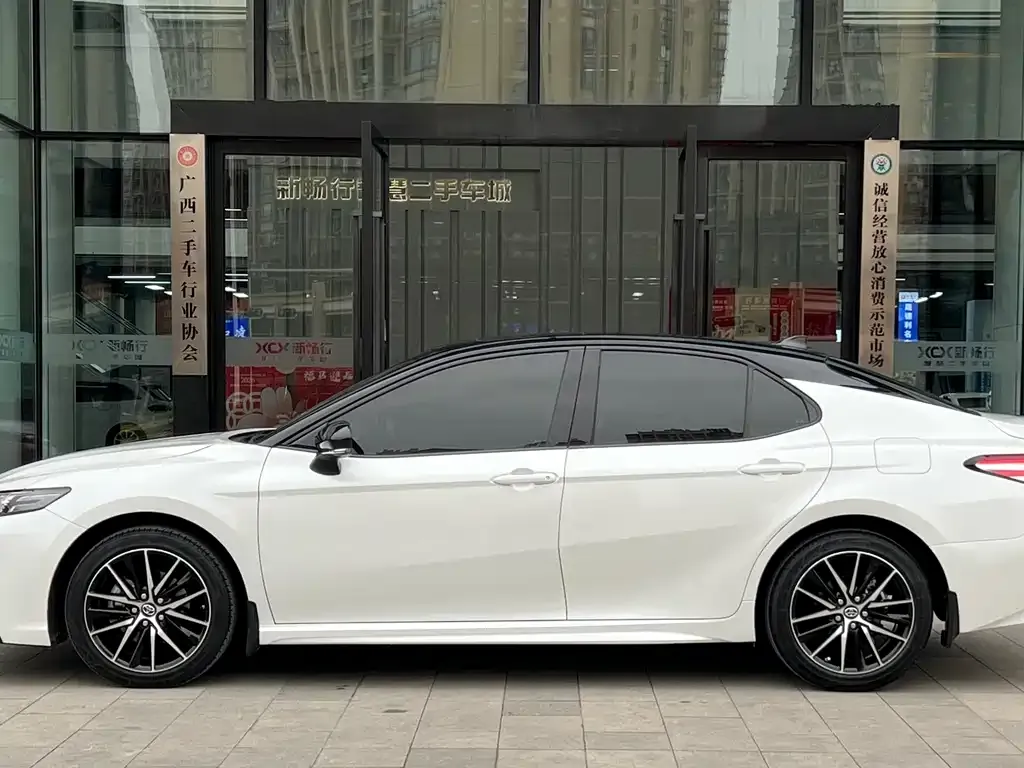Toyota Camry 2022 из CN, фото 7