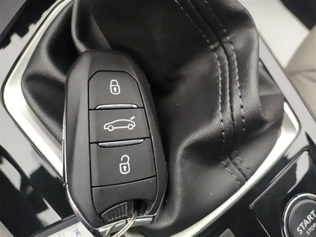 Peugeot 408 2024 из CN, фото 2