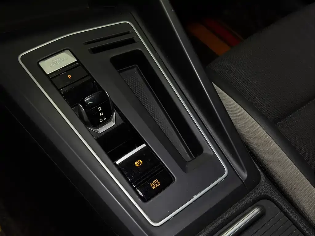 Volkswagen Golf 2022 из CN, фото 3