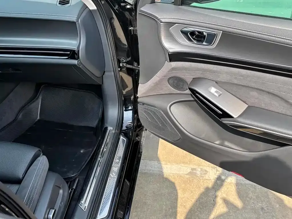 Hongqi H9 2025 из CN, фото 2