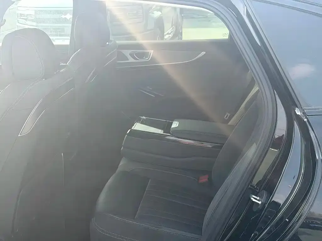 Hongqi H9 2025 из CN, фото 4