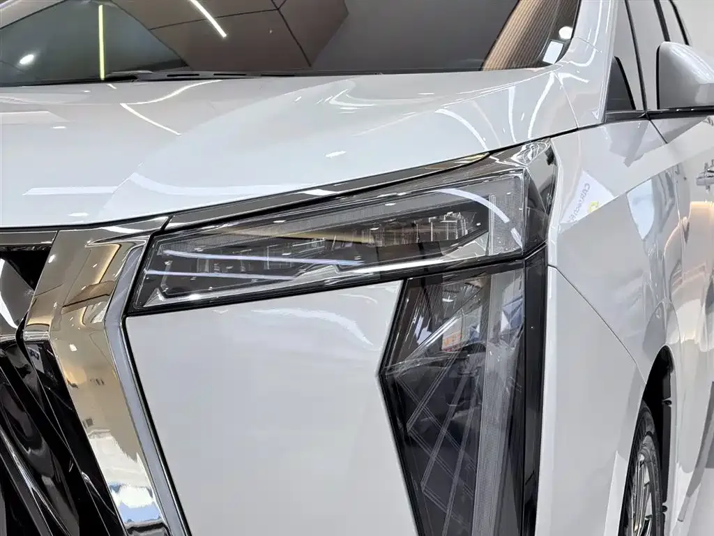 GAC Motor Trumpchi M8 — фото 8
