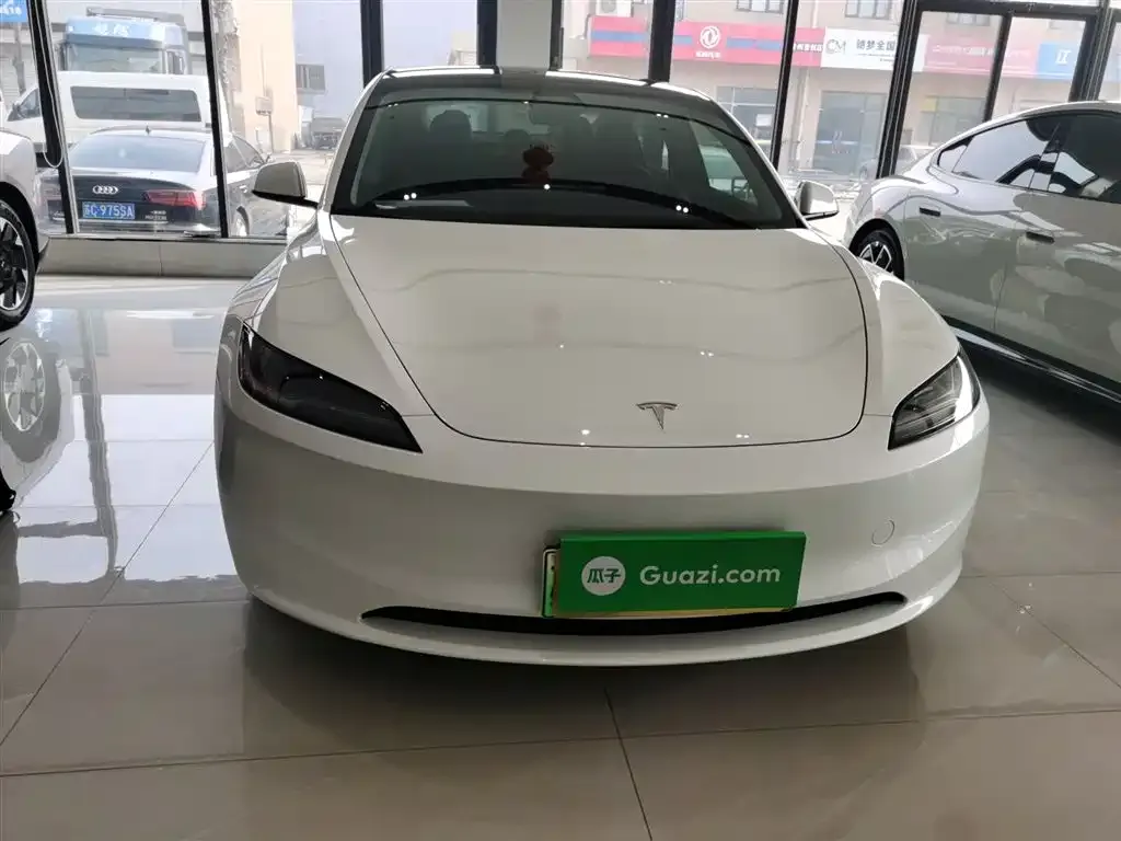 Tesla Model 3 — фото 6