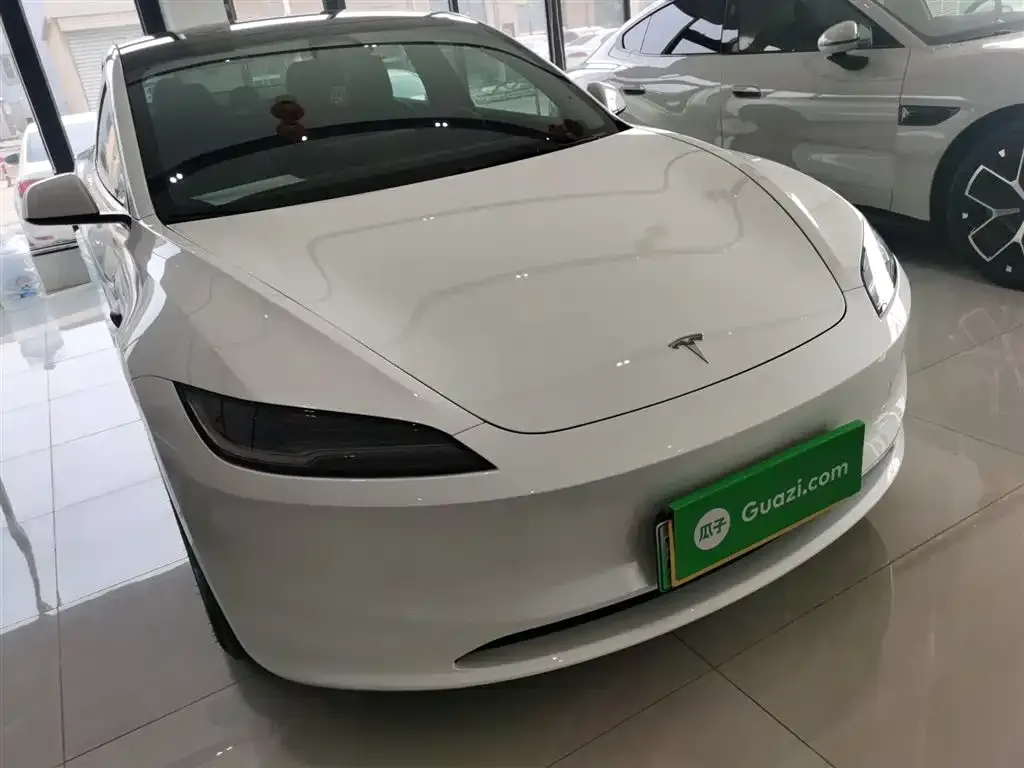 Tesla Model 3 — фото 5