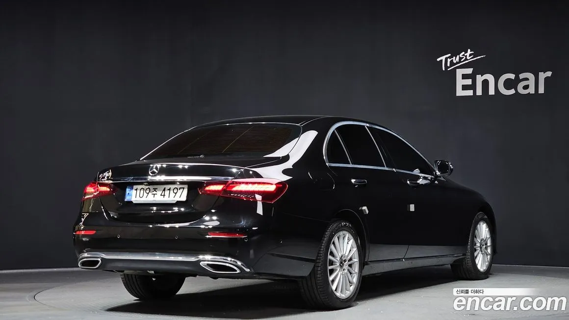 Mercedes-Benz E-Class 2022 из KR, фото 2