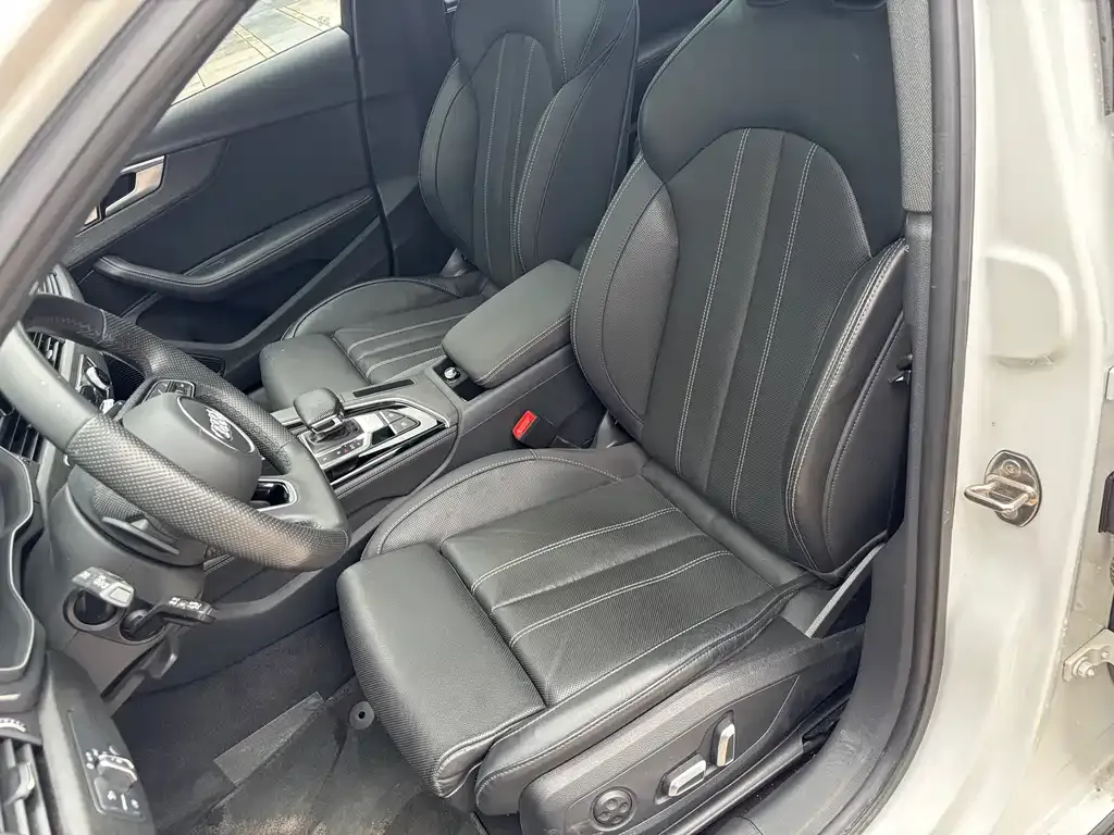 Audi A4L 2024 из CN, фото 10