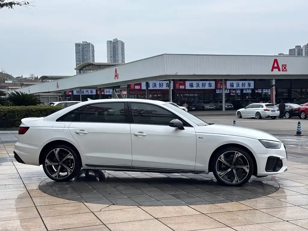 Audi A4L 2024 из CN, фото 3