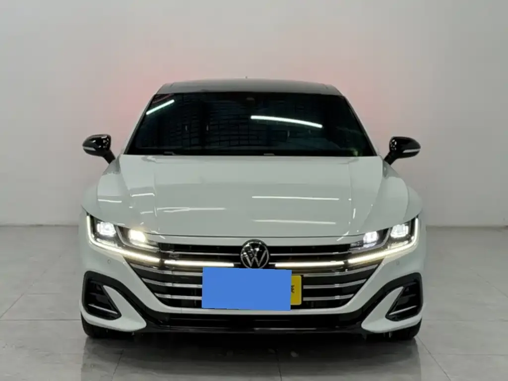 Volkswagen CC 2024 из CN, фото 1