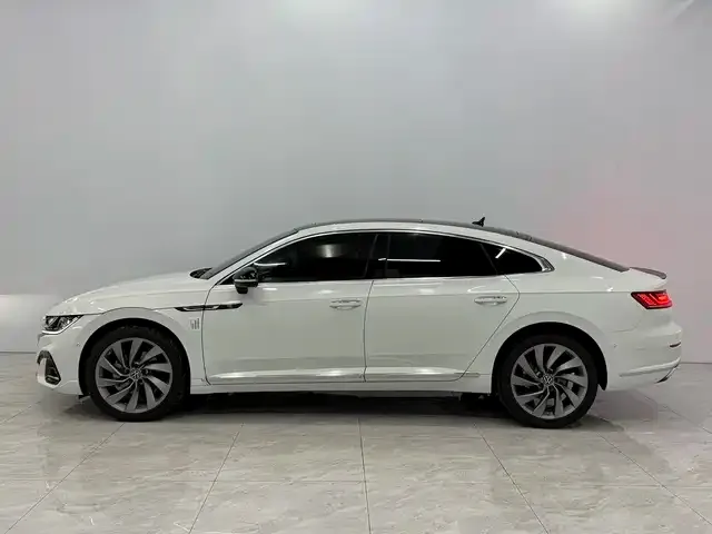 Volkswagen CC 2024 из CN, фото 5