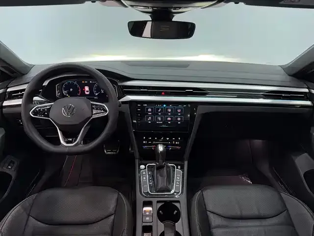 Volkswagen CC 2024 из CN, фото 2