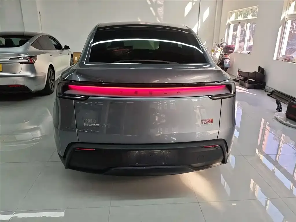 Tesla Model Y 2025 из CN, фото 3