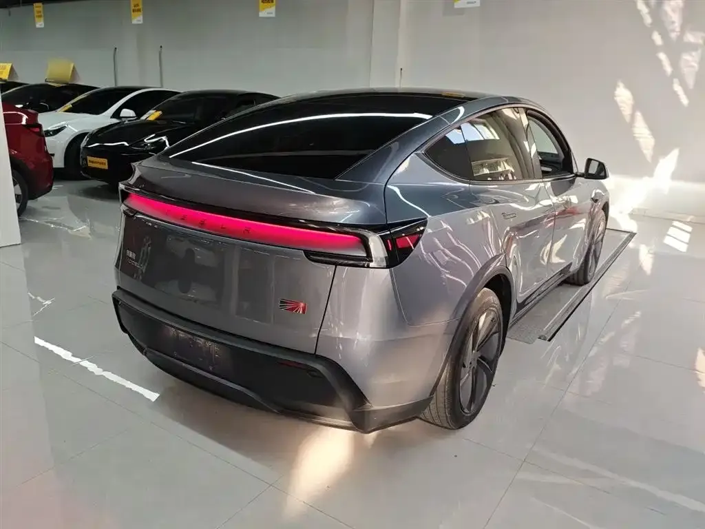 Tesla Model Y 2025 из CN, фото 5